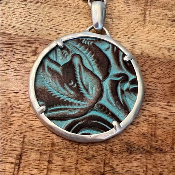 Patricia Nash Like New Silver and Turquoise Pendant Necklace - Picture 4 of 8